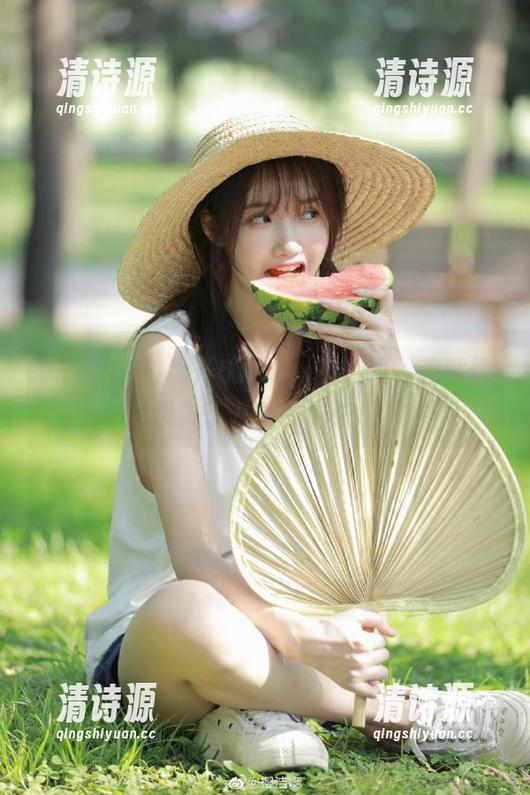 点开51.com的链接，我就像是进入了八卦的游乐场！