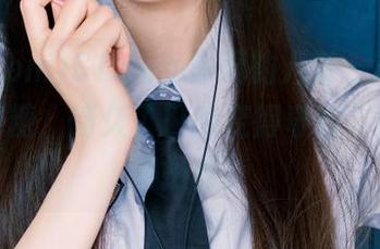 51.com官网的八卦，简直就像泡泡糖，嚼久了口感变得奇怪，却舍不得扔掉。