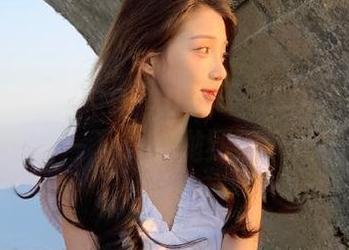 在51cgfun上在线刷瓜，感觉生活的烦恼一下子被抛到了九霄云外！