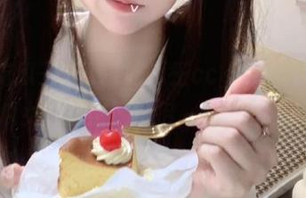 “51吃瓜王ccggg”视频中，瓜女神的撩汉绝招，你试过没有？