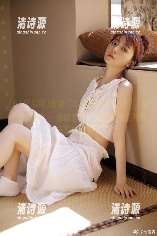 登录“51吃瓜网51cg”,看不完的瓜,一边啃着瓜,脑海中却充斥着瑟瑟的波浪… 登录“51吃瓜网51cg”,看不完的瓜,一边啃着瓜,脑海中却充斥着瑟瑟的波浪…
