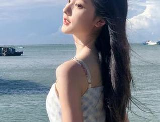 718.st更新了，瞬间觉得无聊的鼓点也变得迷离了。