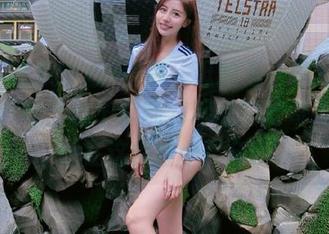 值得一逛的五一吃瓜中心网页，每个帖子都能勾起我的好奇心，真想在这停留个百年。