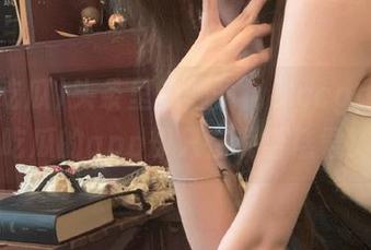 头条里的椰子树，ccgg6今日吃瓜的app却只在说雪糕君！