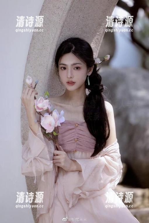 在吃瓜大本营,观看人与瓜之间的绝妙关系 在吃瓜大本营,观看人与瓜之间的绝妙关系
