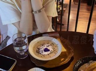 等一颗西瓜：网曝黑料网站引发的国产吃瓜热潮，让人忍俊不禁！