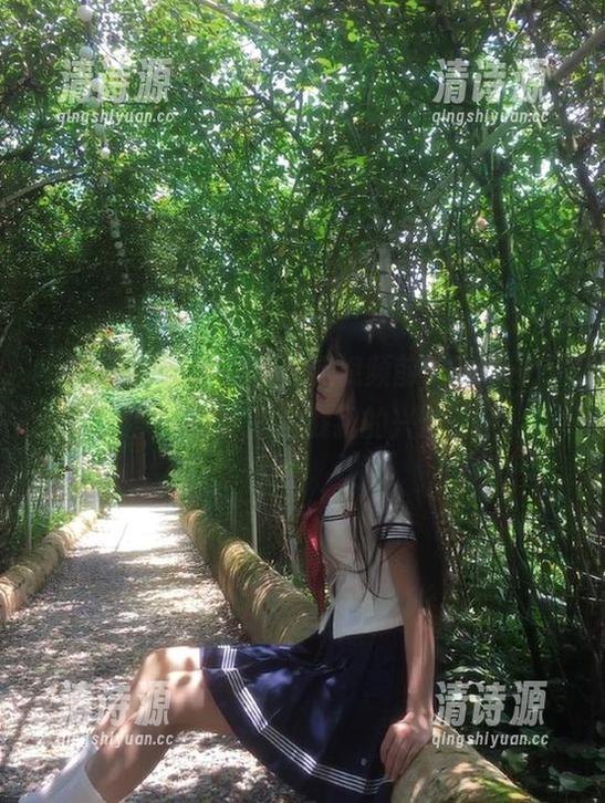 大家围在这视频前，唉，“网爆黑料”真的太戳我的兴奋点了